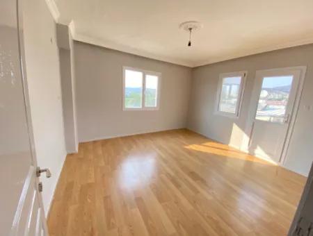 3 1 Wohnung Zum Verkauf 350Mt Zum Meer Im Zentrum Des Basars In Seferihisar Ürkmez