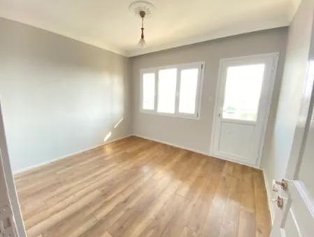 3 1 Wohnung Zum Verkauf 350Mt Zum Meer Im Zentrum Des Basars In Seferihisar Ürkmez