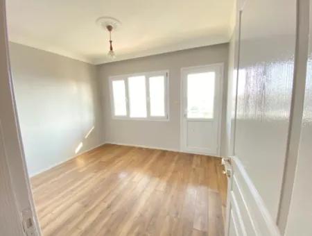 3 1 Wohnung Zum Verkauf 350Mt Zum Meer Im Zentrum Des Basars In Seferihisar Ürkmez