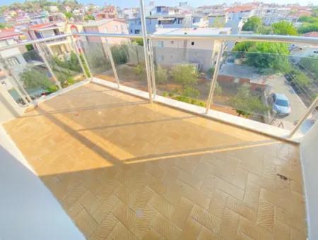 3 1 Wohnung Zum Verkauf 350Mt Zum Meer Im Zentrum Des Basars In Seferihisar Ürkmez