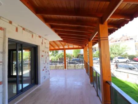 3 1 Villa Zum Verkauf Auf Der Meerseite In Seferihisar Ürkmez