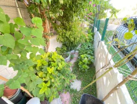 Freistehend Mit Großem Garten In Einem Komplex In Seferihisar Doganbey.4 1 Villa Zu Verkaufen