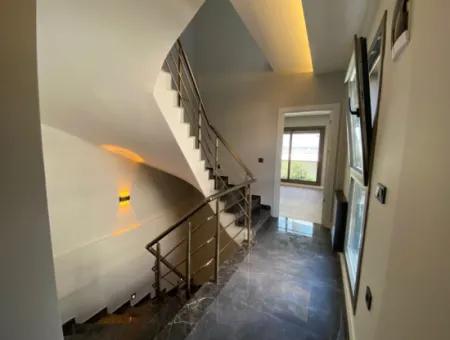 3 1 Villa Zum Verkauf Mit Separater Küche Ultra Luxus Auf Der Meerseite In Ozdere