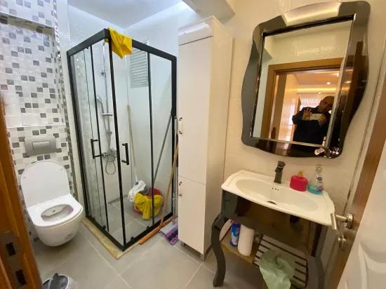 Seferihisar Ürkmez Erdem Tur Sitesinde Full Eşyalı, Havuzlu & Akıllı Satılık 3+1 Villa