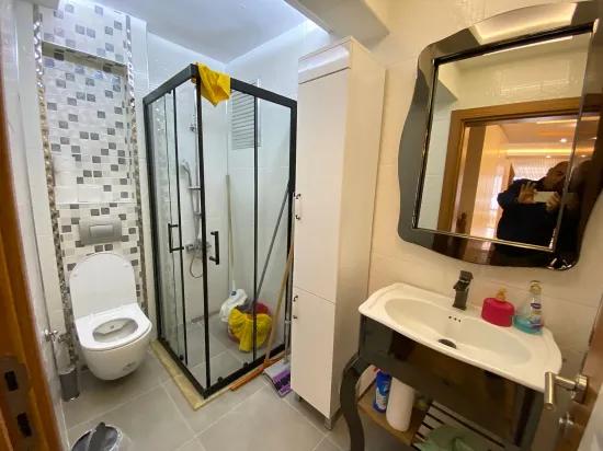 Seferihisar Ürkmez Erdem Tur Sitesinde Full Eşyalı, Havuzlu & Akıllı Satılık 3+1 Villa