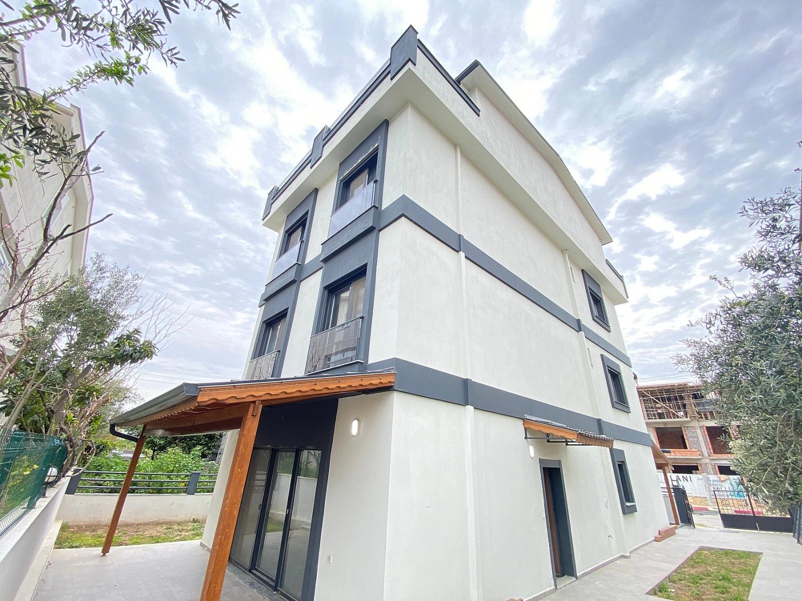 Luxury 6+1 Villa In Özdere Orta Mahalle, 400m From The Sea, In The Town Center.