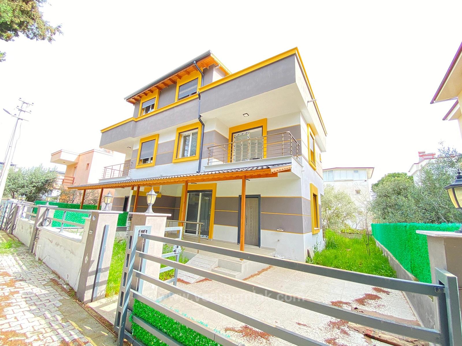 3+1 Villa For Sale In Doğanbey, Spacious, With A Detached Garden, Close To The Sea