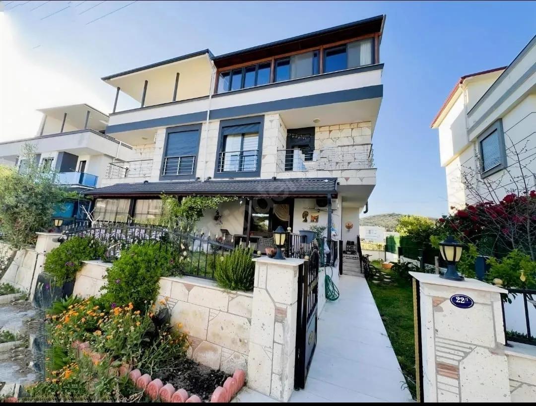In Seferihisar, Your Dream Life: Close to the Sea, Spacious Garden For Sale 4+1 Villa!