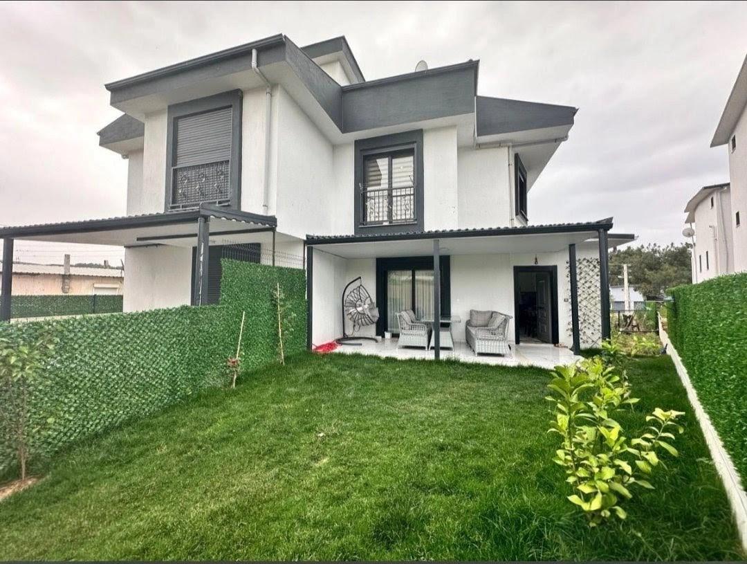 2+1 Villa For Sale In Seferihisar Payamlı, Close To The Sea, With Large Garden