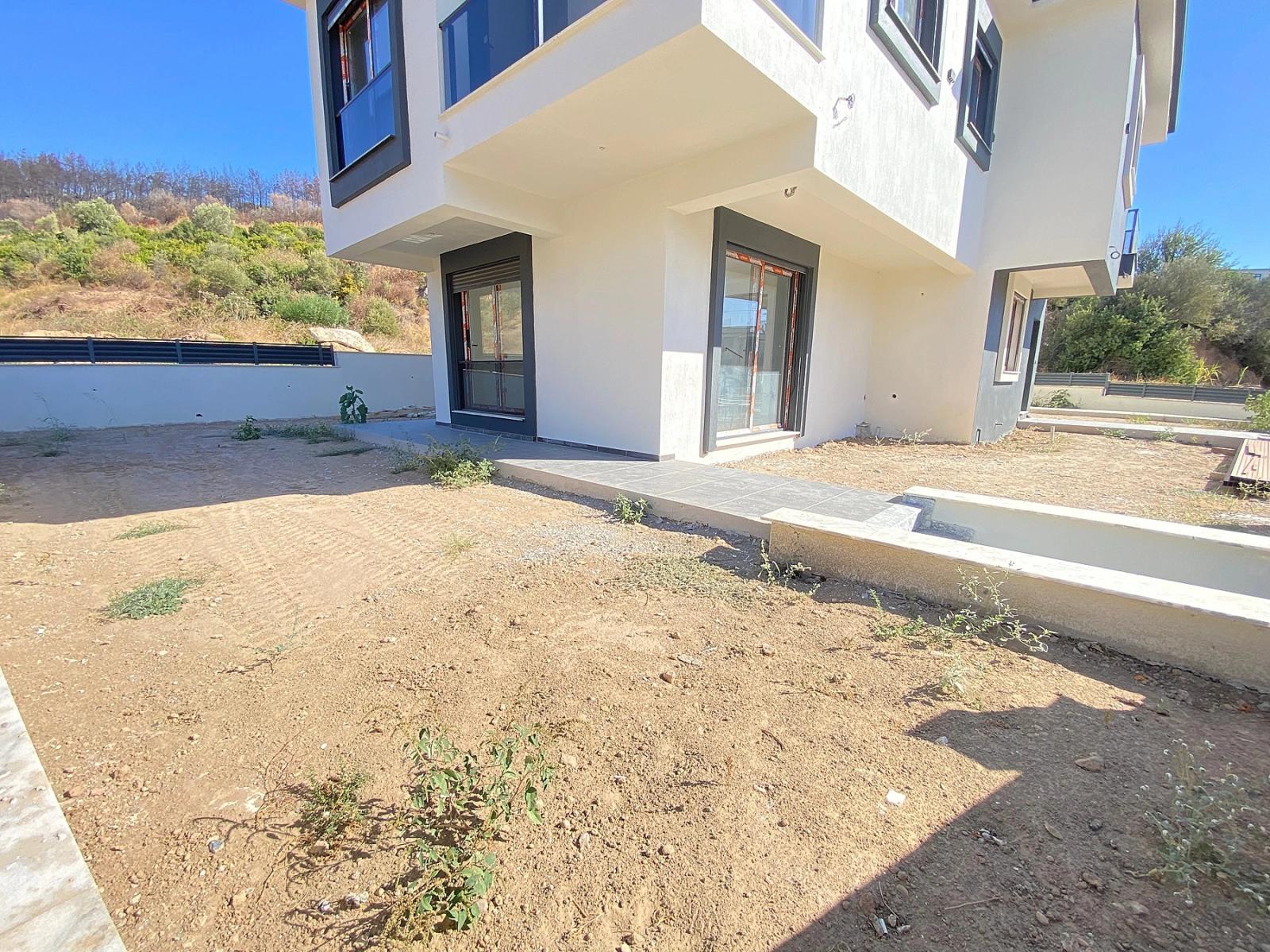 Airy 3+1 Villa For Sale In Ürkmez, Close To The Beach