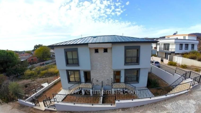 Corner Plot Modern Villa For Sale In Payamlı, Seferihisar | 2+1 Villa With Occupancy Permit.