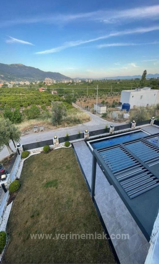 3+1 Detached Villa With Pool And Garden For Sale In Gumuldur