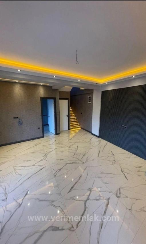 3+1 Detached Villa With Pool And Garden For Sale In Gumuldur