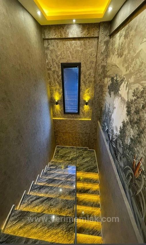 3+1 Detached Villa With Pool And Garden For Sale In Gumuldur