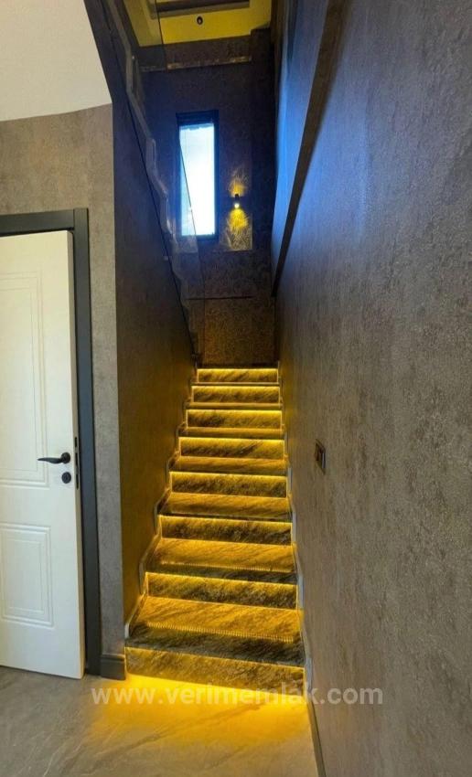 3+1 Detached Villa With Pool And Garden For Sale In Gumuldur