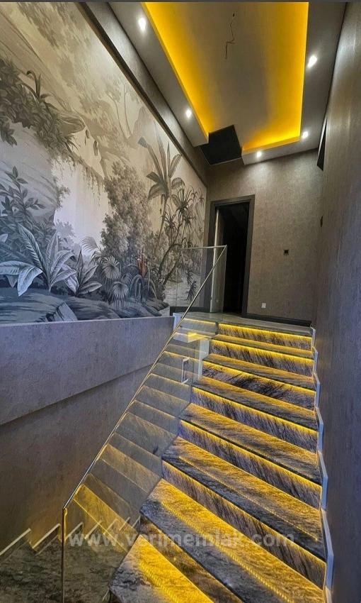 3+1 Detached Villa With Pool And Garden For Sale In Gumuldur