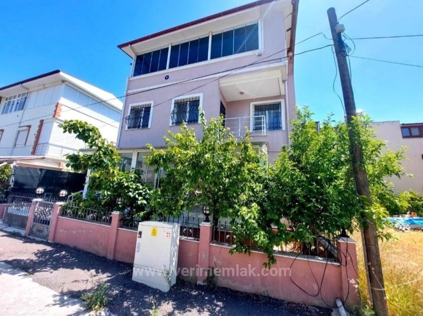 4+1 Corner Villa For Sale In Seferihisar Cumhuriyet, 500M From The Sea.