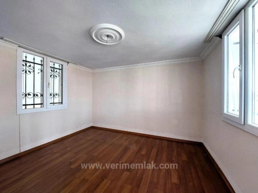 4+1 Corner Villa For Sale In Seferihisar Cumhuriyet, 500M From The Sea.