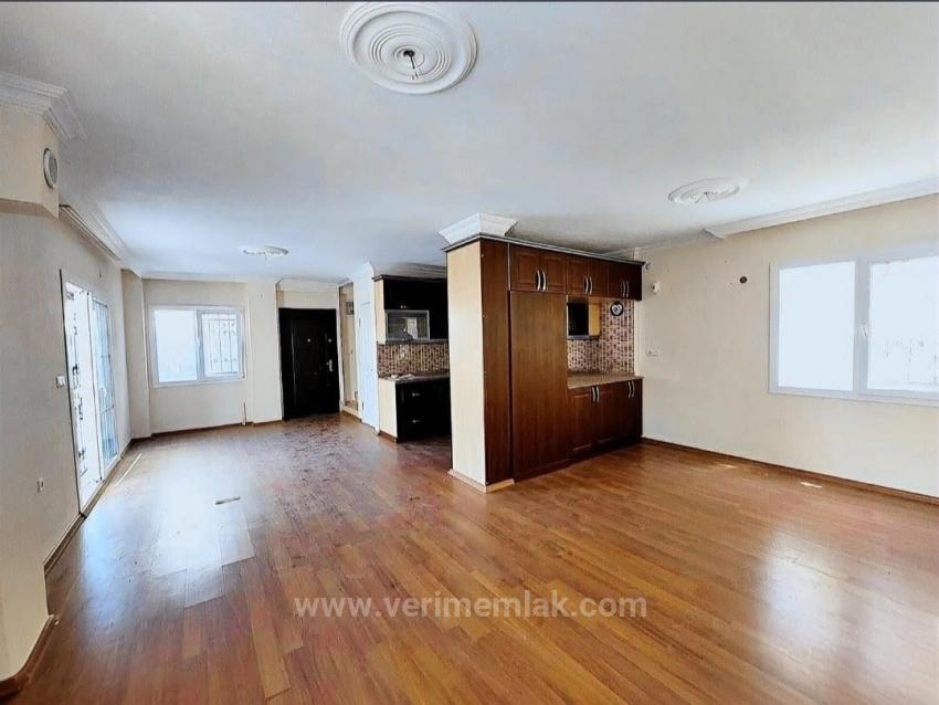 4+1 Corner Villa For Sale In Seferihisar Cumhuriyet, 500M From The Sea.