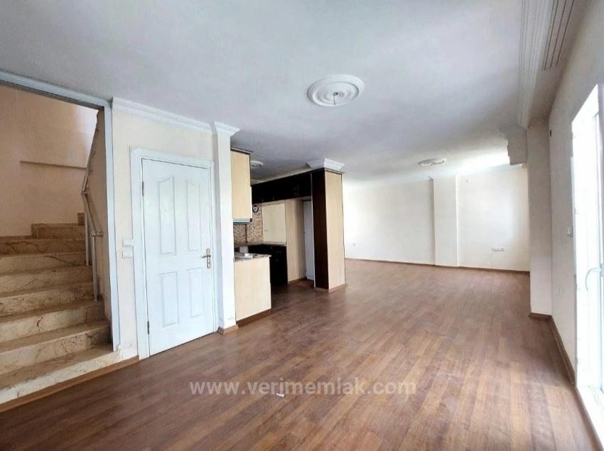 4+1 Corner Villa For Sale In Seferihisar Cumhuriyet, 500M From The Sea.