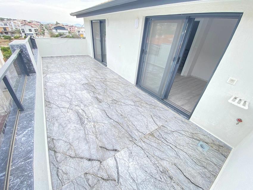 6+1 Villa For Sale, 400 Meters From The Sea And Very Close To The Market And Center