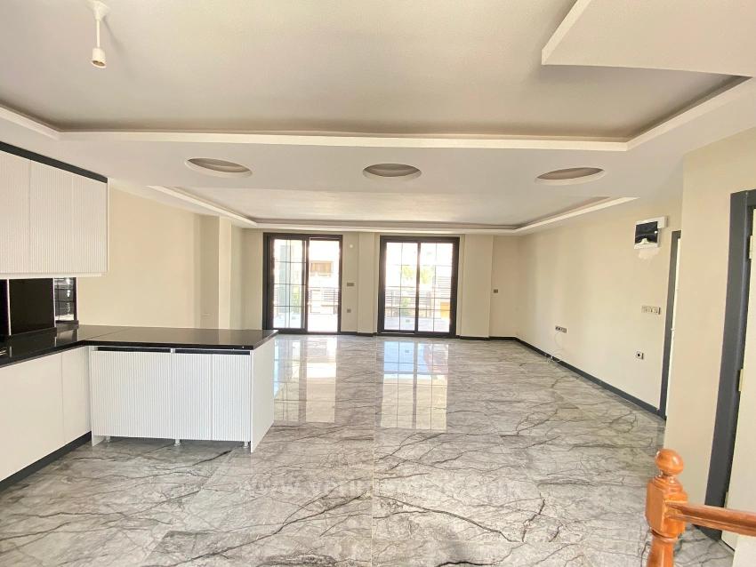 3+1 Detached Villa With Single Pool For Sale In Doğanbey