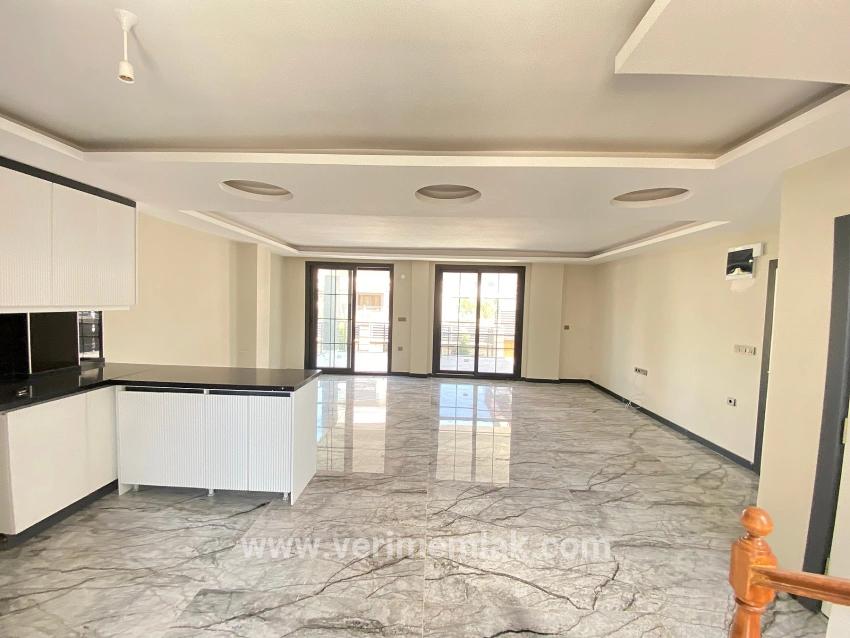3+1 Bedroom Villa For sale in Cumhuriyet Nbh. Seferihisar Doğanbey - 315 m²