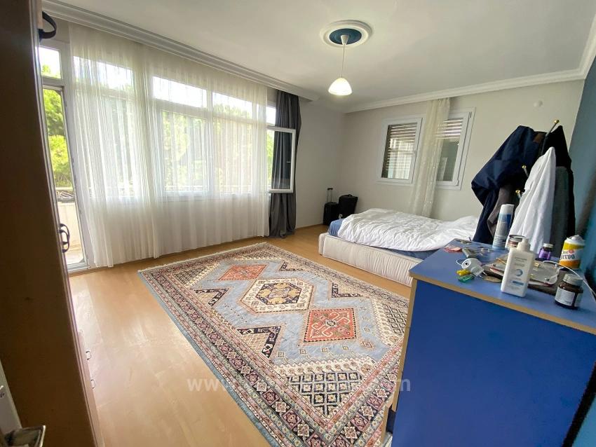 Located In The Heart Of Gumuldur, On The 2Nd Floor, Net 150Mt, 3+1 Apartment For Sale