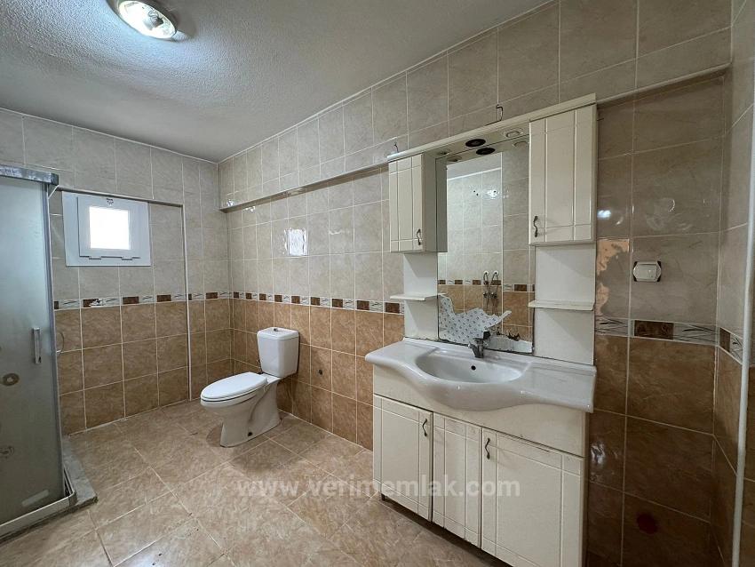 Spacious And Airy 2+1 Apartment For Sale Near The Sea In Gümüldür Fevzi Çakmak.