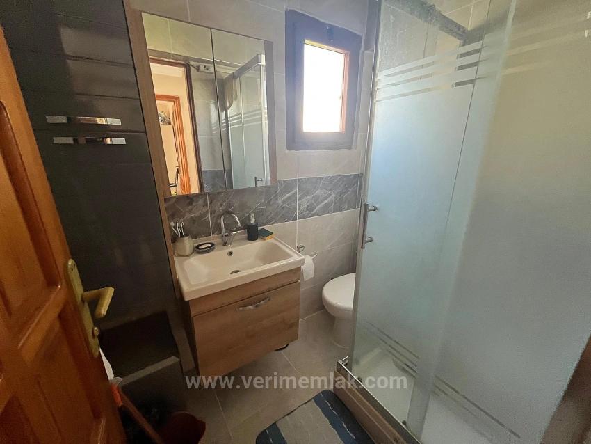 3+1 Villa For Sale In Seferihisar Cumhuriyet Neighborhood, Şöhretler Site, With Garden And Required Maintenance