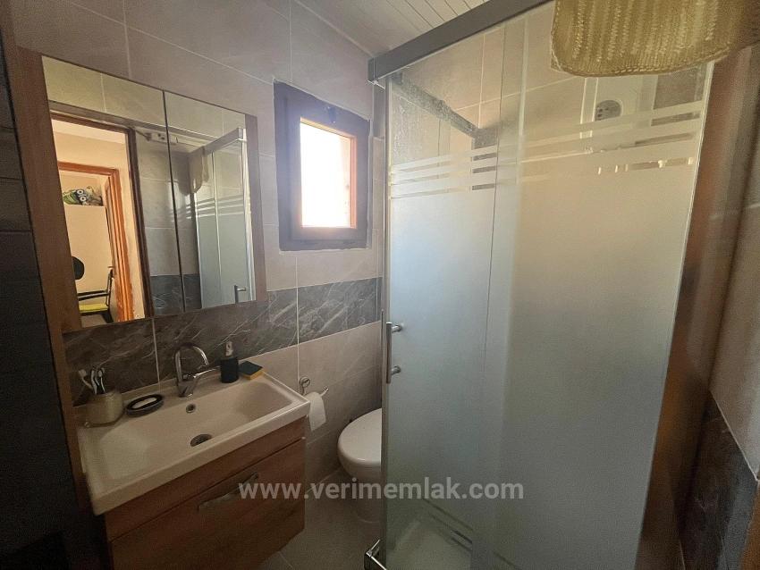 3+1 Villa For Sale In Seferihisar Cumhuriyet Neighborhood, Şöhretler Site, With Garden And Required Maintenance