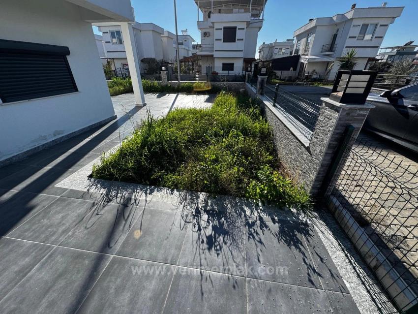 Luxury And Comfortable 2+1 Villa For Sale In A Complex With An Olympic-Sized Swimming Pool In Seferihisar!