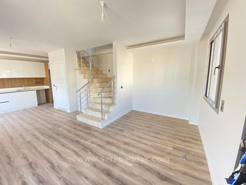 2+1 Villa For Sale With Full Sea Garden In Seferihisar Ürkmez