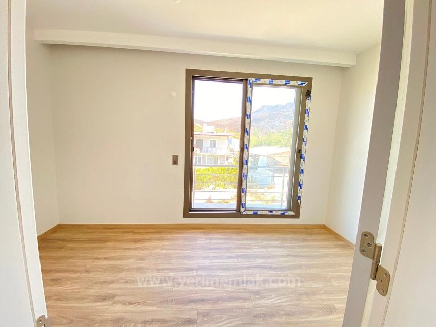 2+1 Villa For Sale With Full Sea Garden In Seferihisar Ürkmez