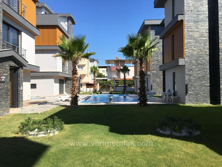3+1 Villa For Sale With A Single Detached Pool On The Seaside In Ürkmez