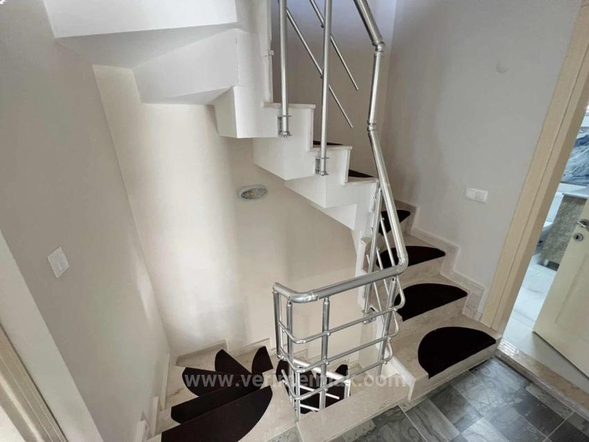 Prestigious 3+1 Villa For Sale In Gümüldür Fevzi Çakmak, Right On The Seafront With Pool