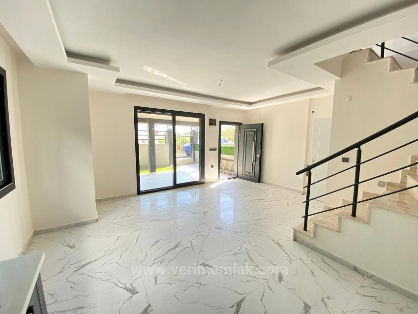 Luxury Corner 3+1 Villa For Sale With Full Sea View In Seferihisar Atatürk Neighborhood!