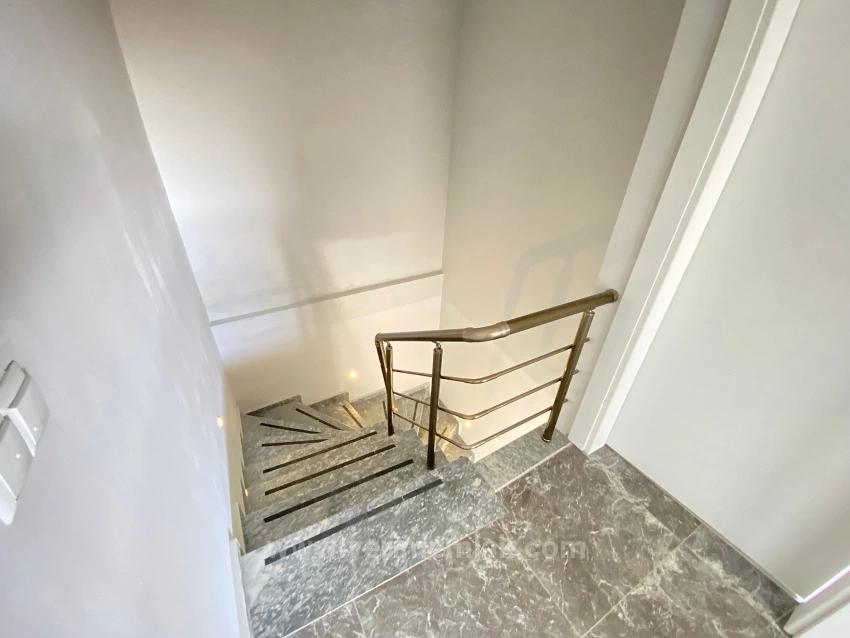 3+1 Penthouse Duplex For Rent In Seferihisar Mersinalanı, 300M From The Sea!