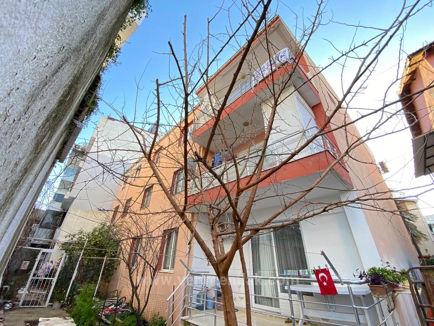 2+1 Apartment For Rent In Seferihisar Mersin Area, Just 100 Meters From The Sea!