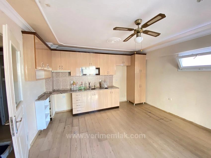 2+1 Apartment For Rent In Seferihisar Mersin Area, Just 100 Meters From The Sea!