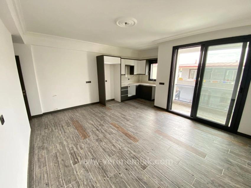 Spacious And Modern 2+1 Apartment For Rent With Elevator In Seferihisar Mersin Area