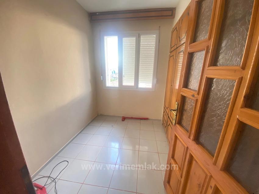 2+1 Apartment For Rent In Seferihisar Mersinalanı, Very Close To The Sea And City Center, No Additional Costs