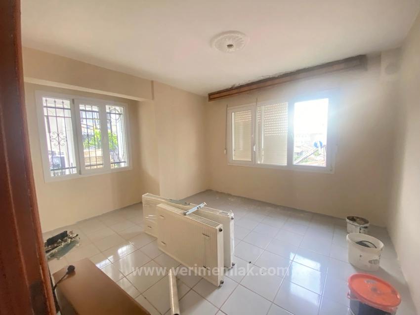 2+1 Apartment For Rent In Seferihisar Mersinalanı, Very Close To The Sea And City Center, No Additional Costs