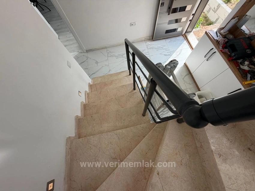 3+1 Villa For Sale In Seferihisar: Solar Powered, Underfloor Heating, Fully Furnished