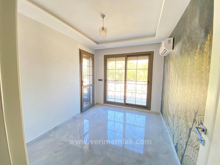 Ultra Luxury 3+1 Villa For Sale With Private Garden, Right By The Sea In Ürkmez