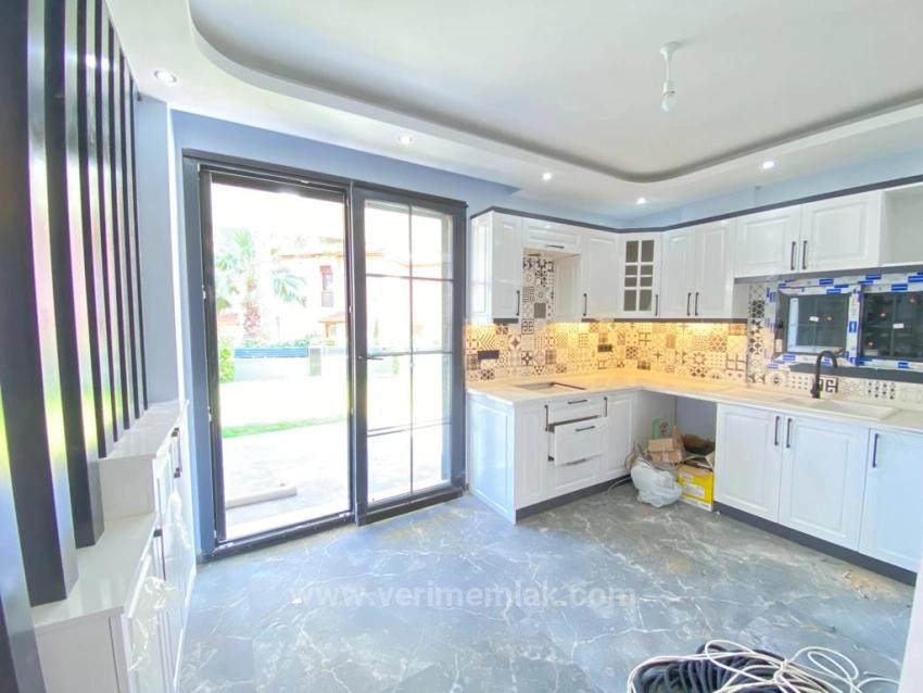 Luxury 3+1 Villa For Sale In Ürkmez With A Large Garden And Sea Front Detached