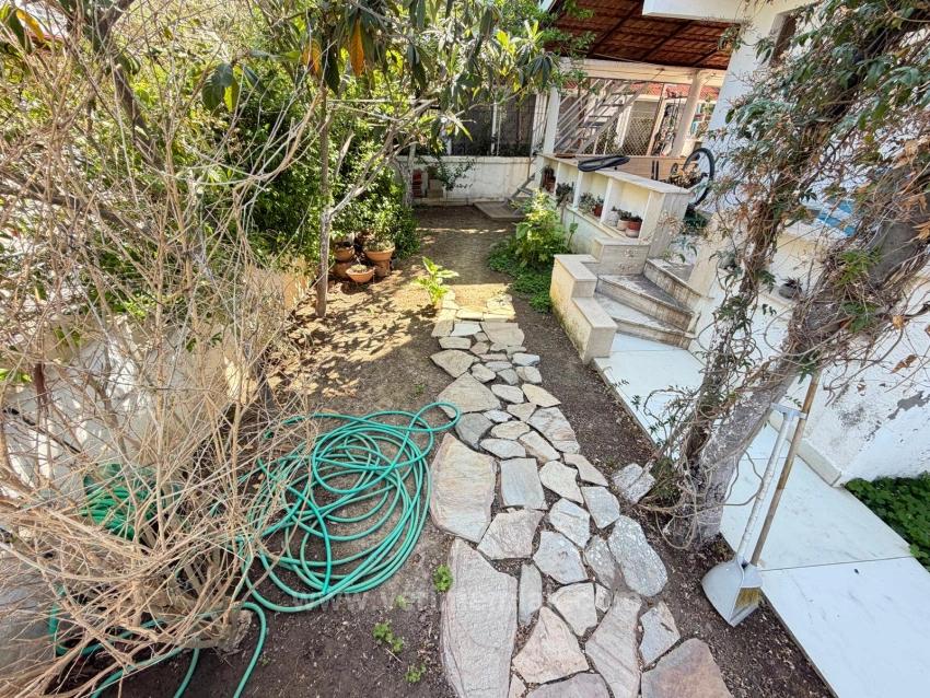 315M² Detached 3+1 Villa With Fruit Garden, 650M From The Sea In Doğanbey