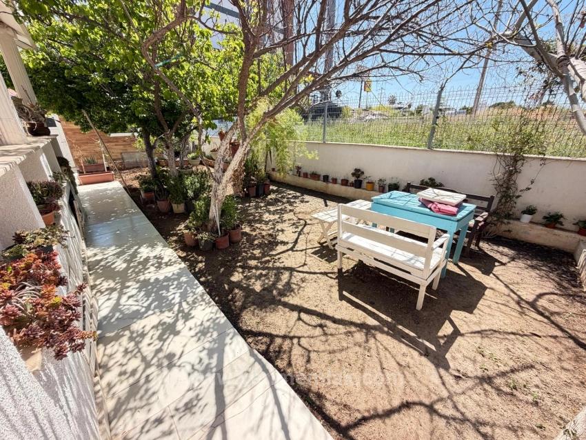 315M² Detached 3+1 Villa With Fruit Garden, 650M From The Sea In Doğanbey