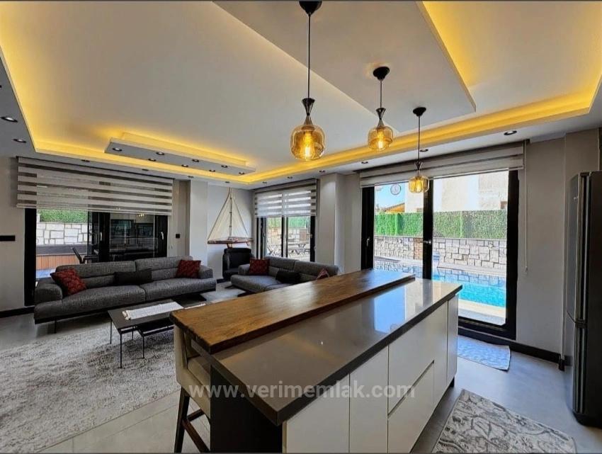 Seferihisar Akarcade Large Garden Detached Pool Luxury 4+1 Villa For Sale
