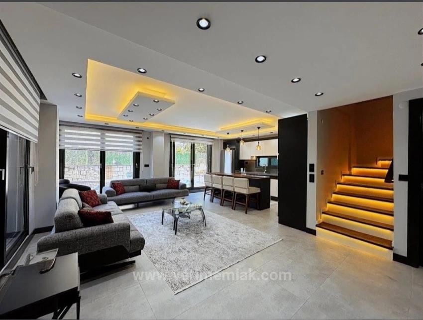 Seferihisar Akarcade Large Garden Detached Pool Luxury 4+1 Villa For Sale